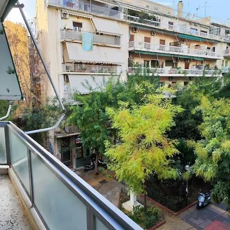 Koukaki Charm: 2br Haven In The Heart Of Athens!