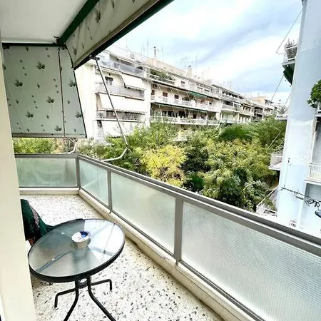 Apartment Koukaki Charm: 2br Haven In The Heart Of Athens!